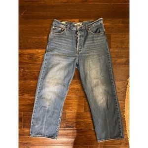 LIGHTLY WORN LEVI’S RIBCAGE STRAIGHT DENIM